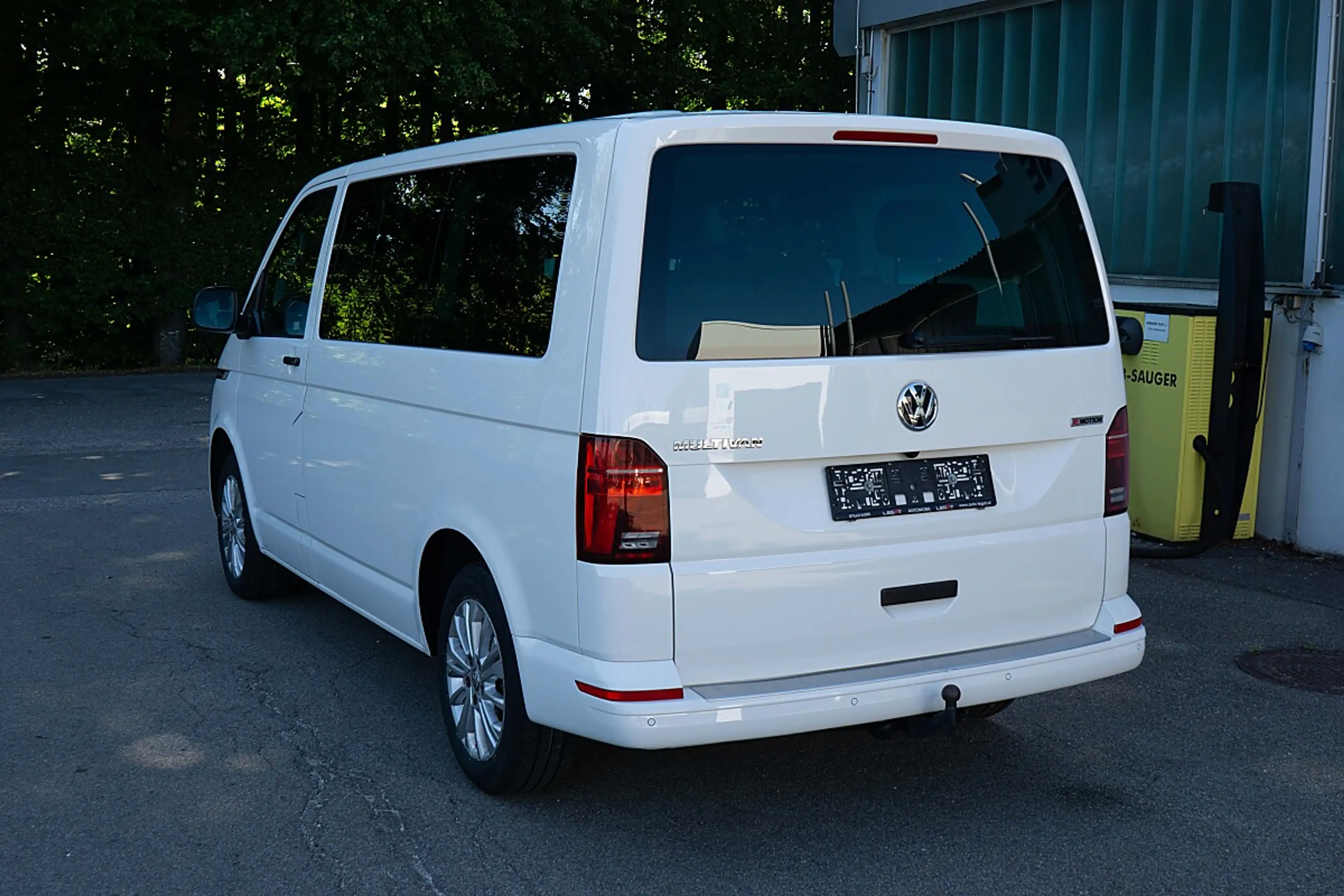 Volkswagen T6.1 Multivan 4Motion DSG *ACC*AHV*STANDHEIZUNG*GARANTIE* — photo 13