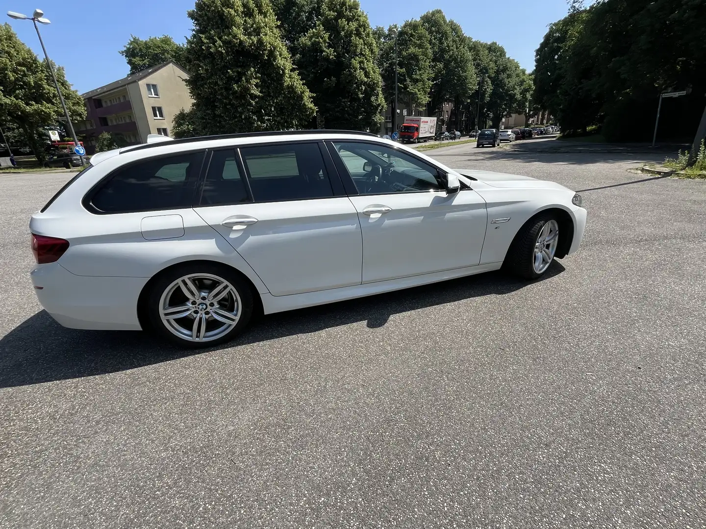 BMW 520 520d Touring M Ausstattung - 2