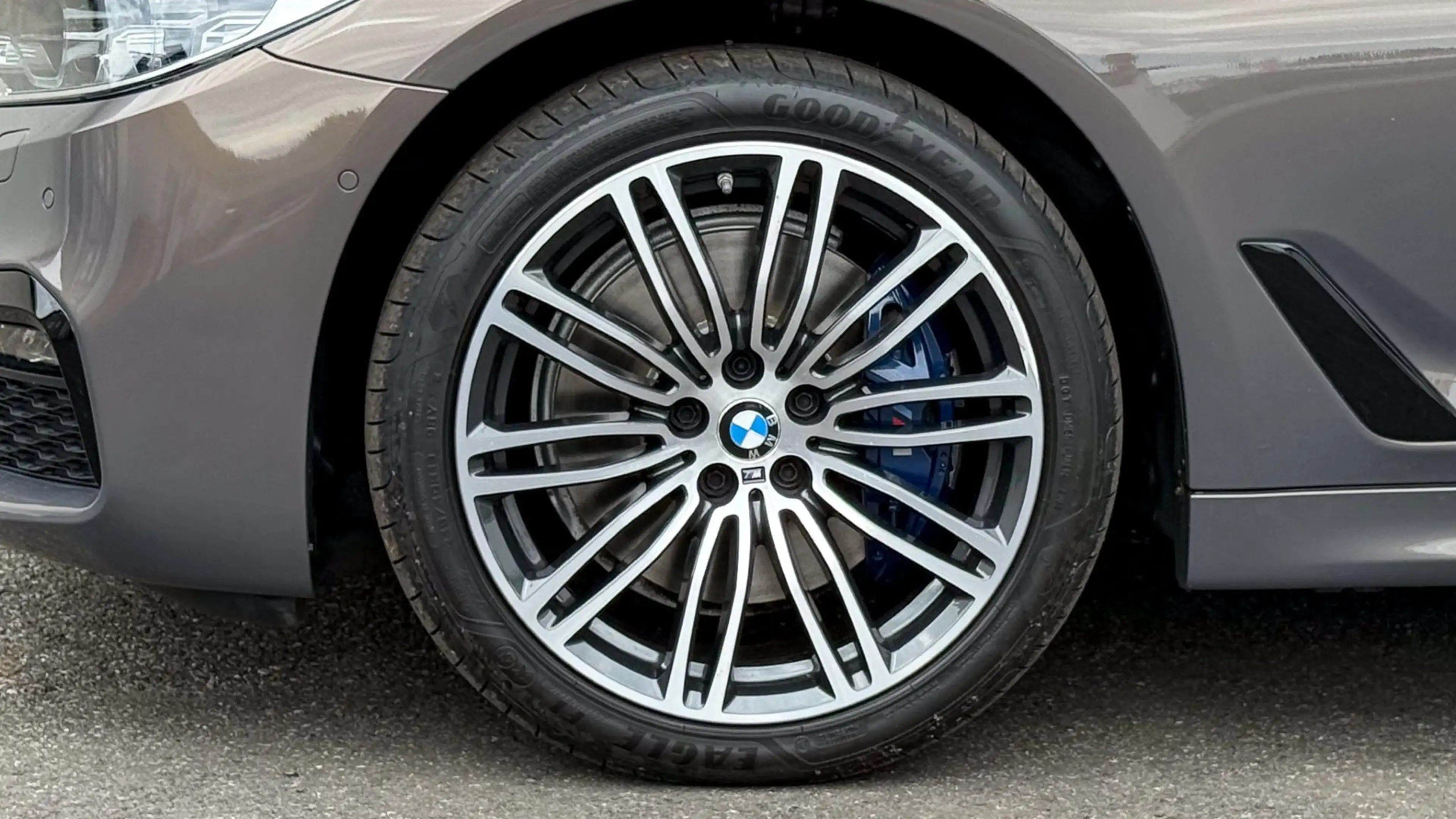 BMW 530 d xDrive M-Sportpaket — photo 8