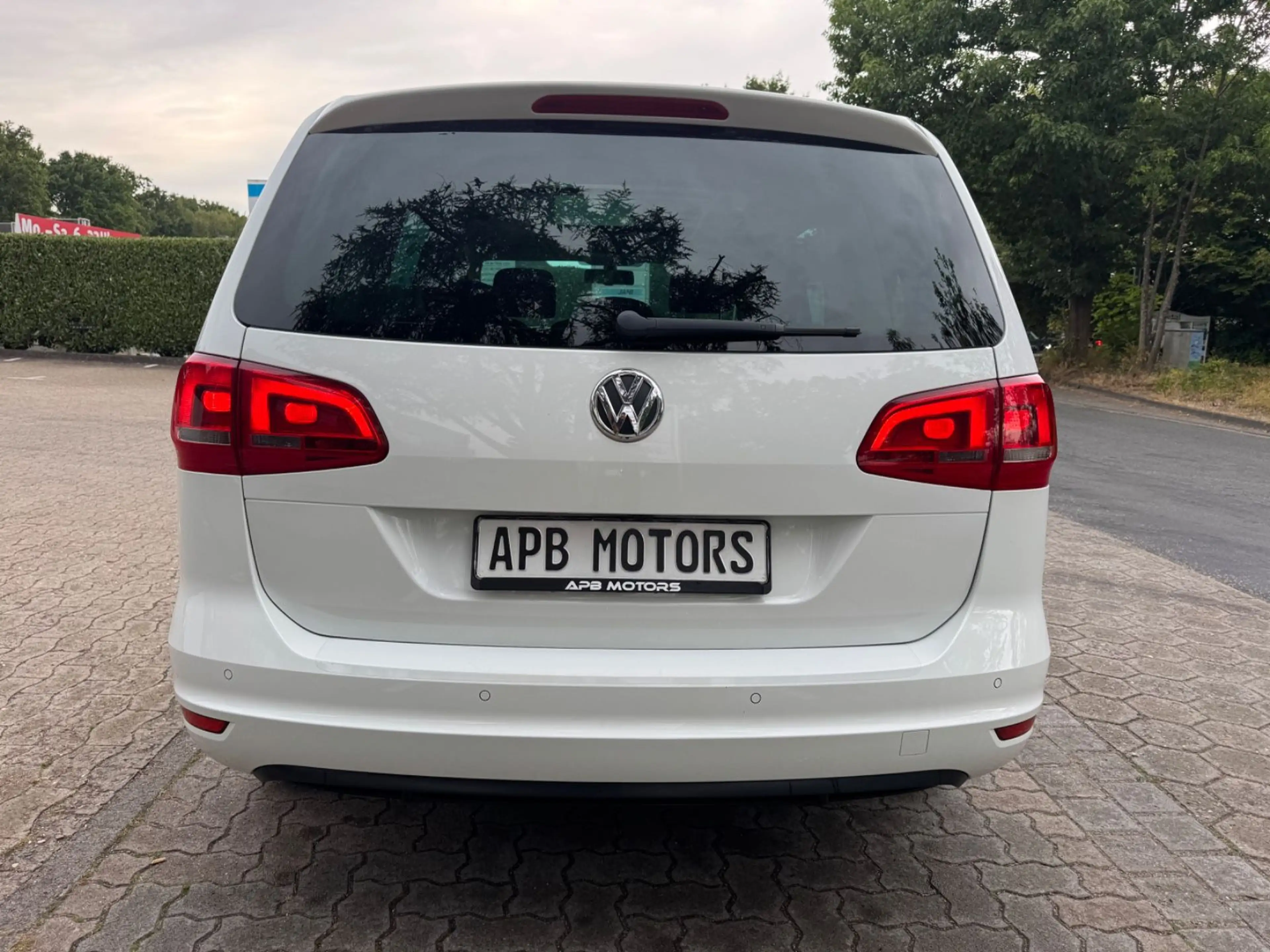 Volkswagen Sharan SHARAN CUP BMT NAVI PANORAMA KAMERA SITZHZG. 18" — photo 6