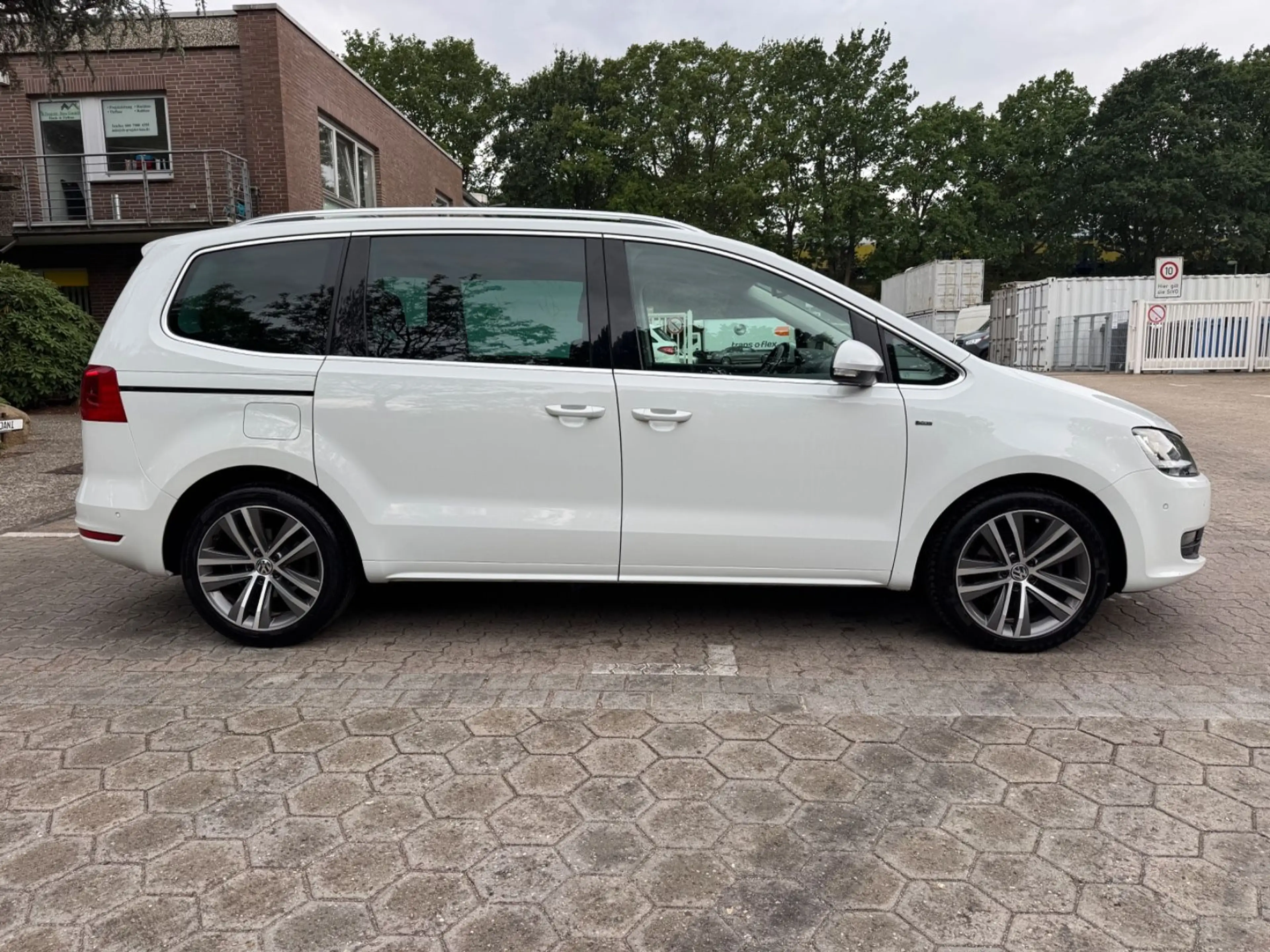 Volkswagen Sharan SHARAN CUP BMT NAVI PANORAMA KAMERA SITZHZG. 18" — photo 8