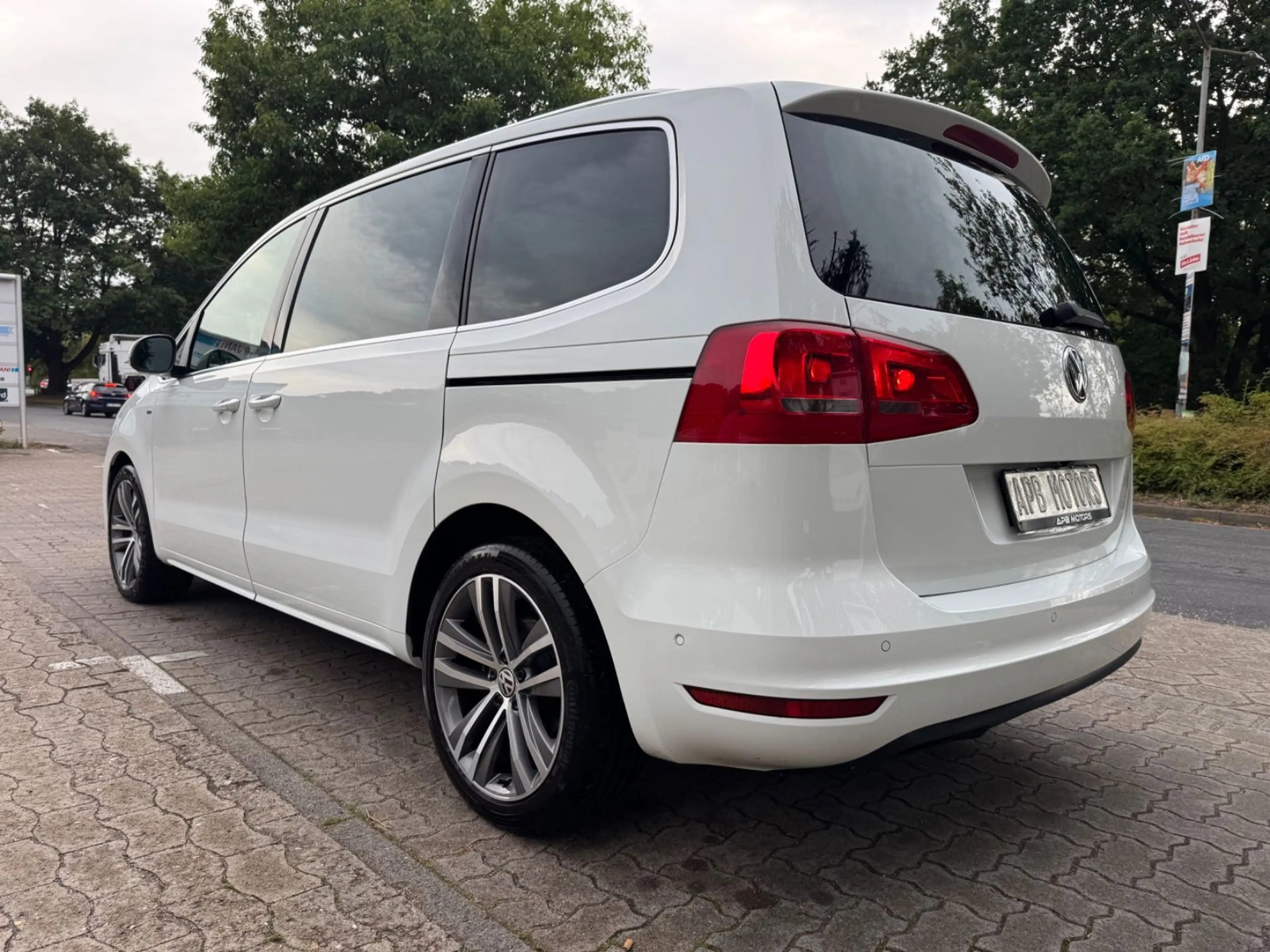 Volkswagen Sharan SHARAN CUP BMT NAVI PANORAMA KAMERA SITZHZG. 18" — photo 5