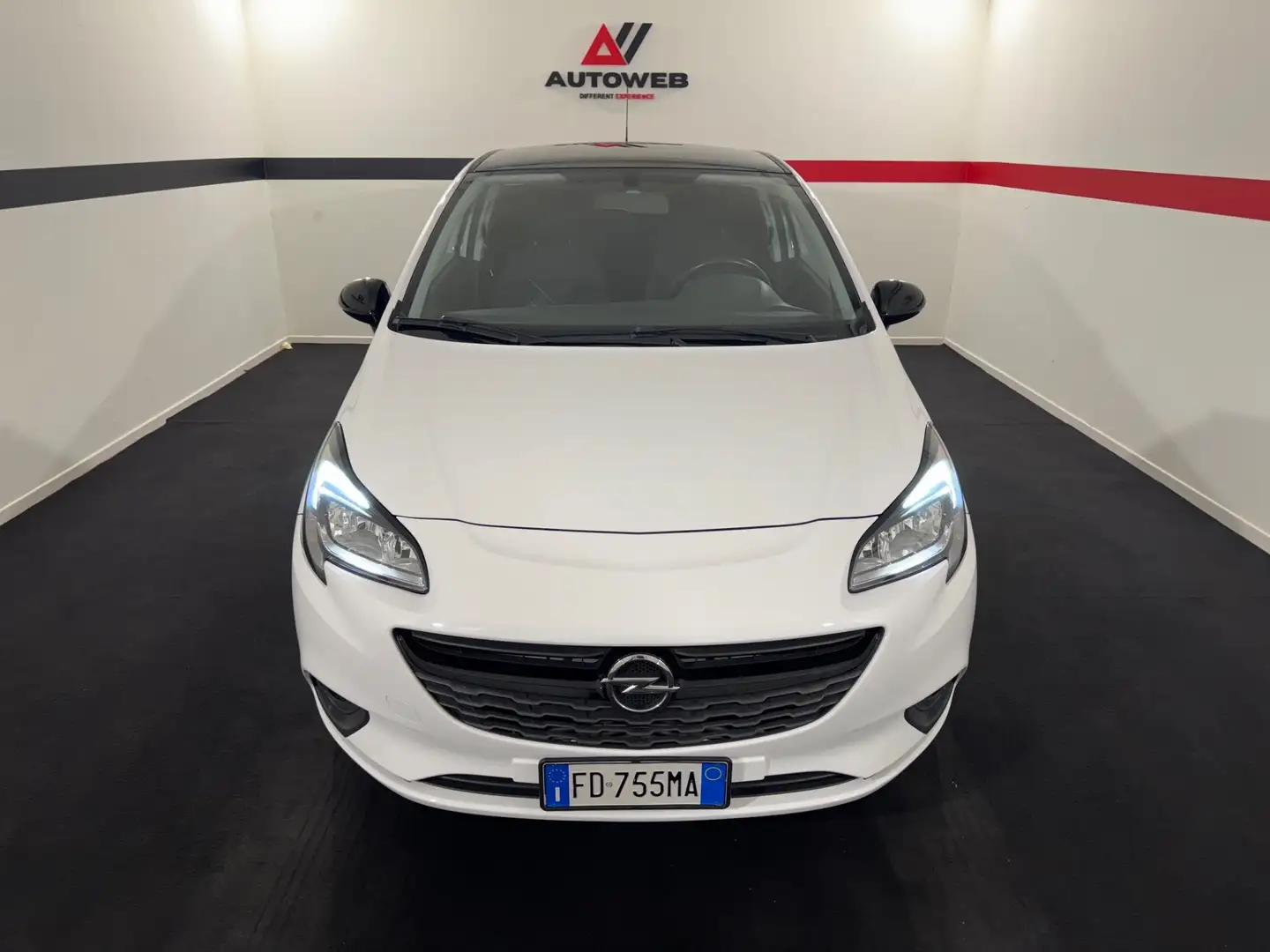Opel Corsa Corsa 1.4 90CV Coupé b-Color Bianco - 2