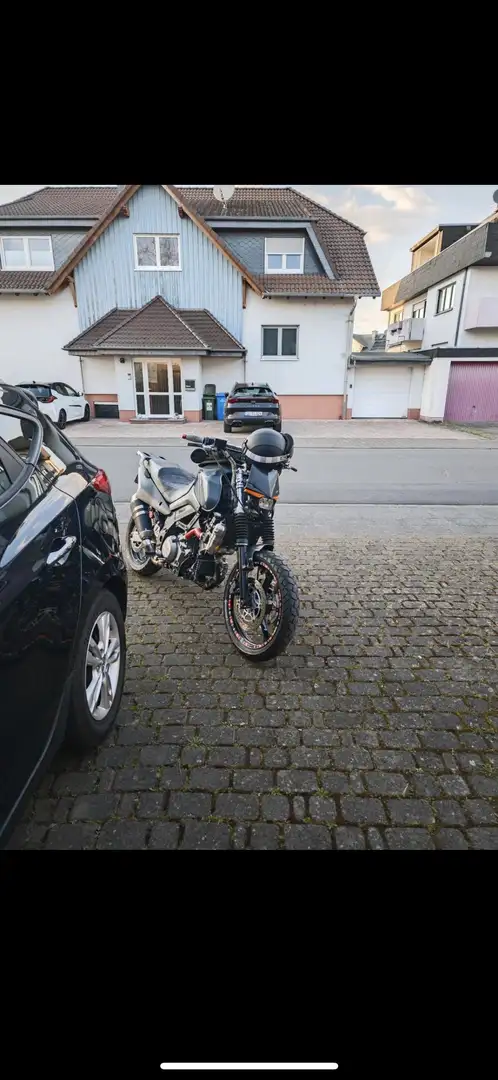 Suzuki V-Strom 1000 - 1