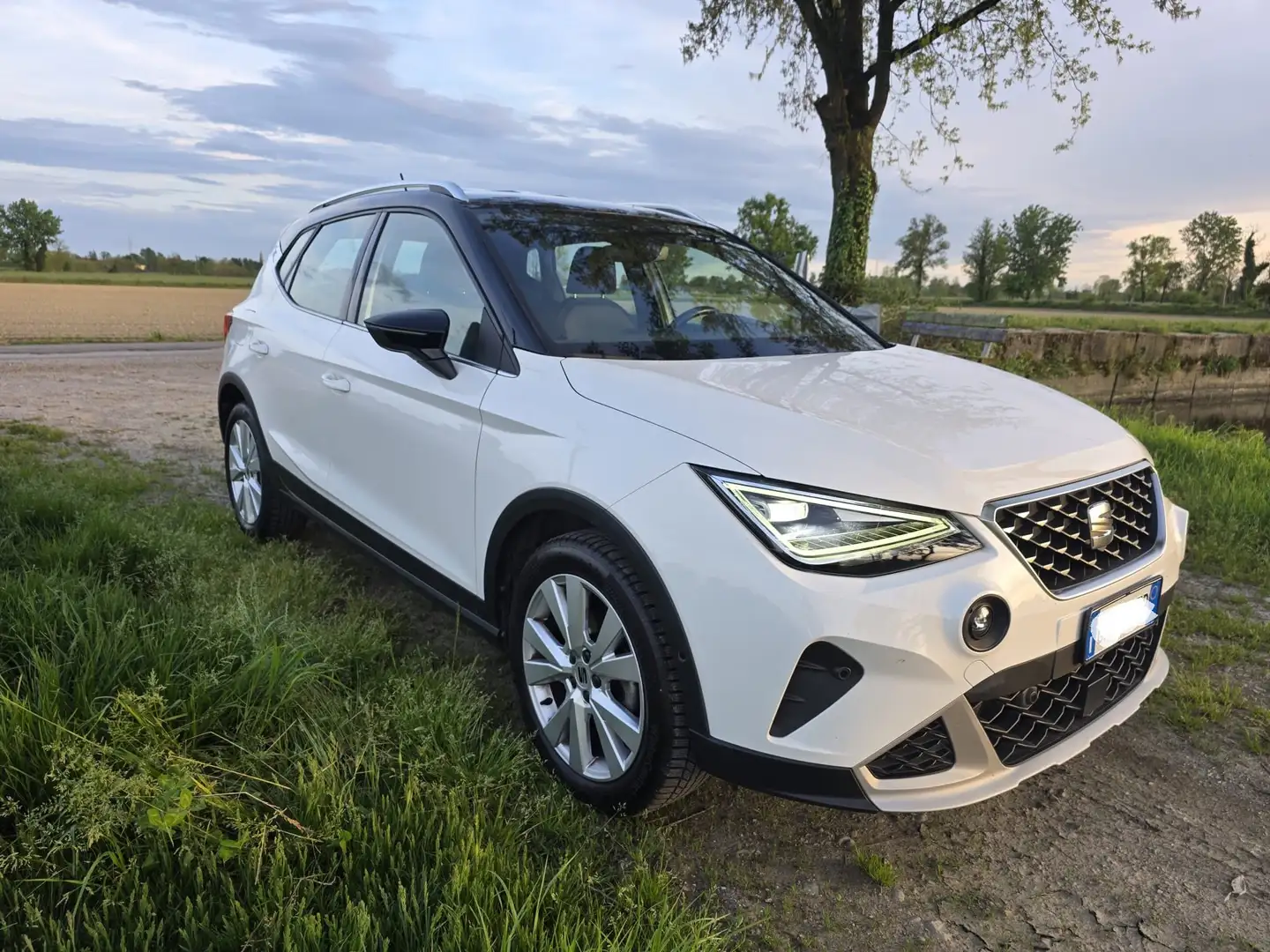 SEAT Arona FR 2022 1.0 tgi  90cv Bianco - 1