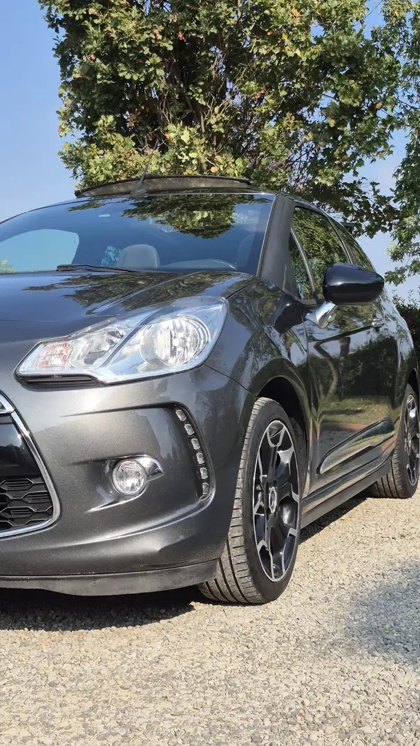 DS Automobiles Sonstige DS 3 1.2 VTi 82 Chic Cabrio Grau - 2