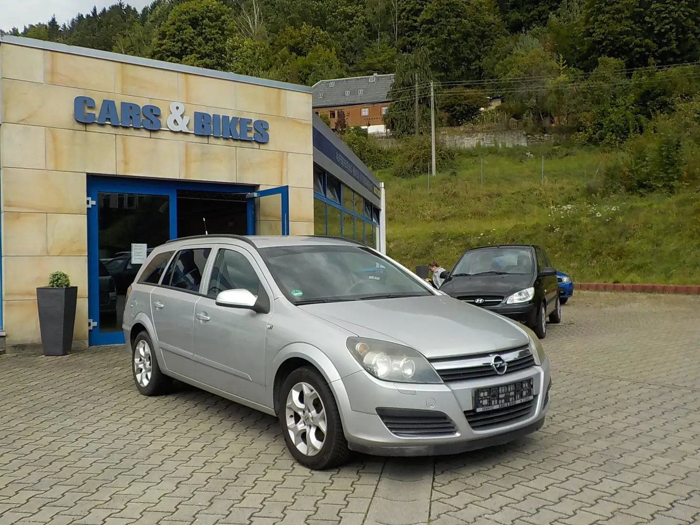 Opel Astra Edition Silber - 1