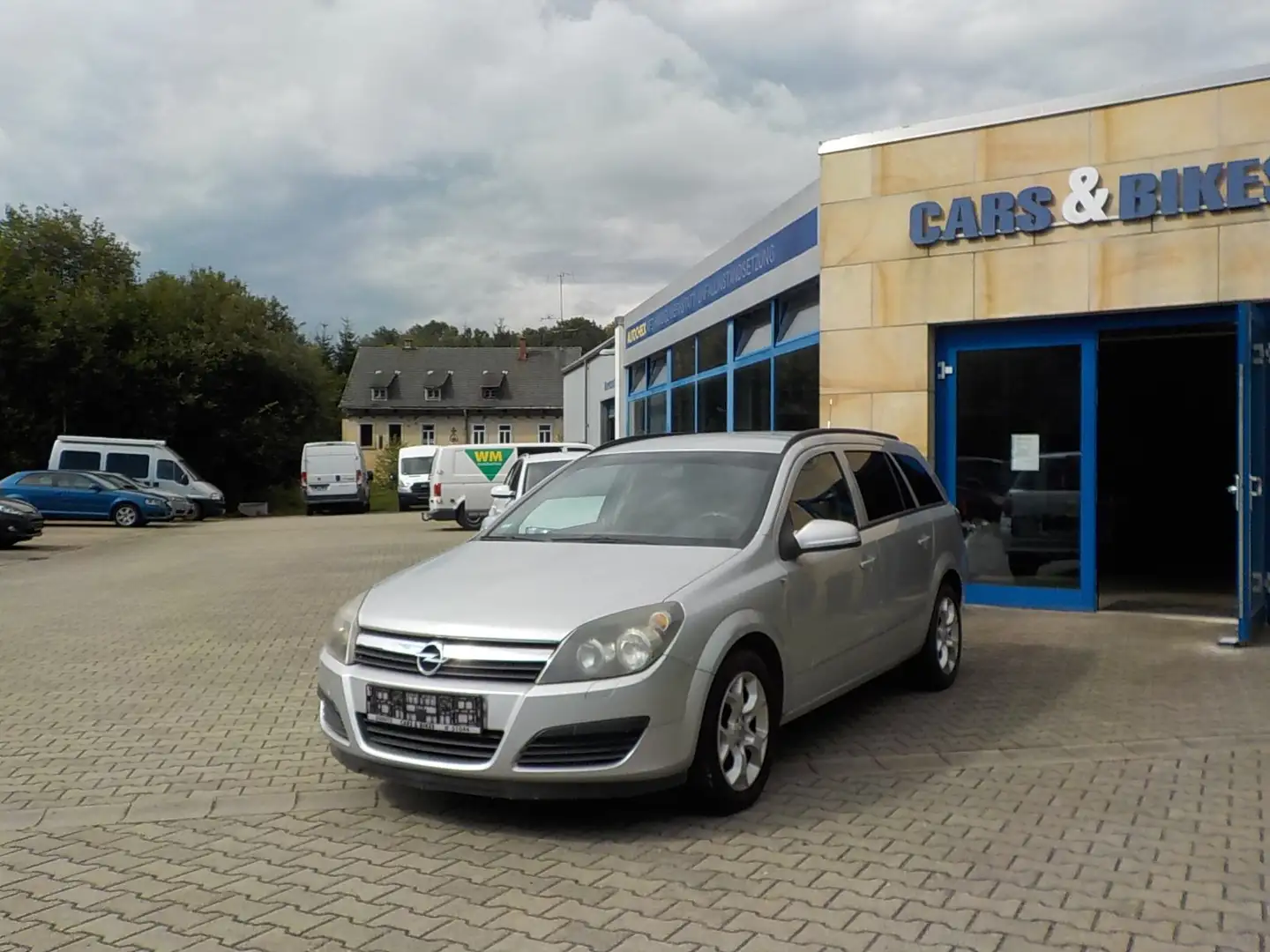 Opel Astra Edition Silber - 2