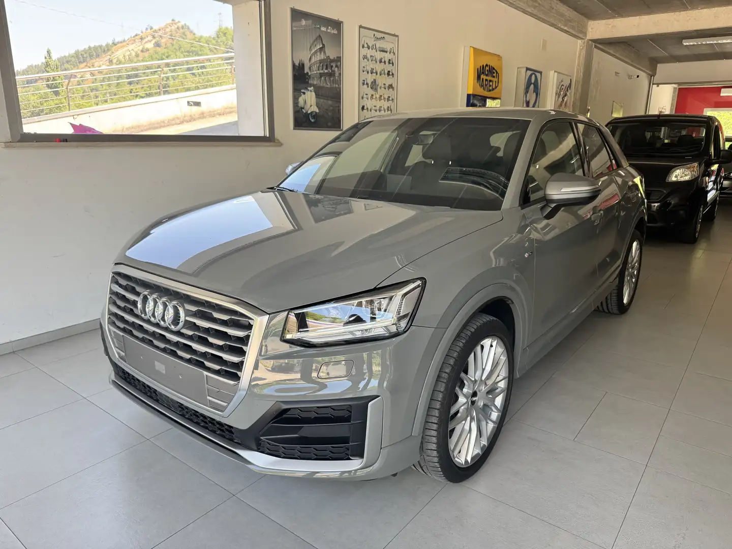 Audi Q2 30 1.0 tfsi S line edition Gris - 2