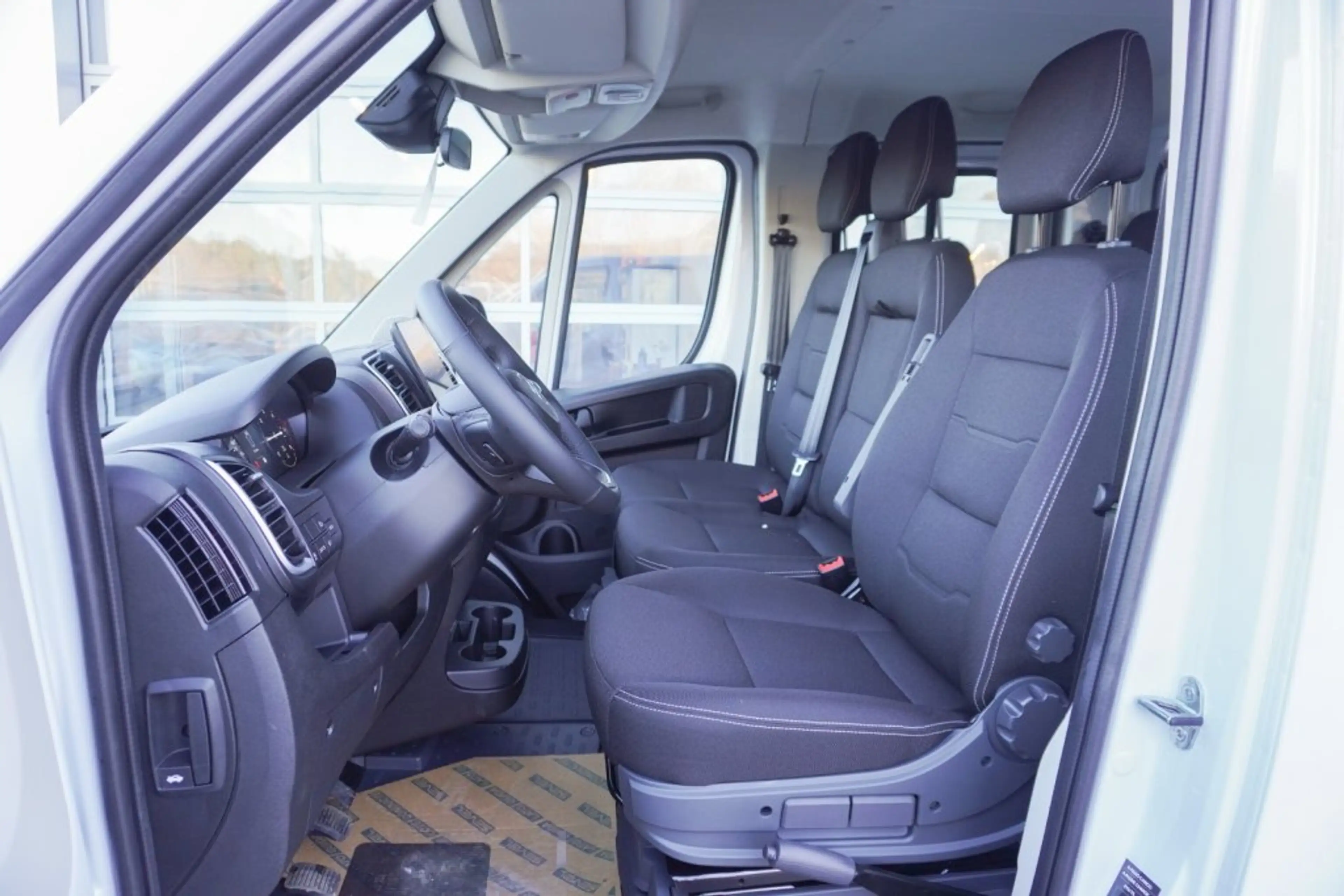 Citroen Jumper Pritsche DK 35+ L2 140 6-Gang — photo 9