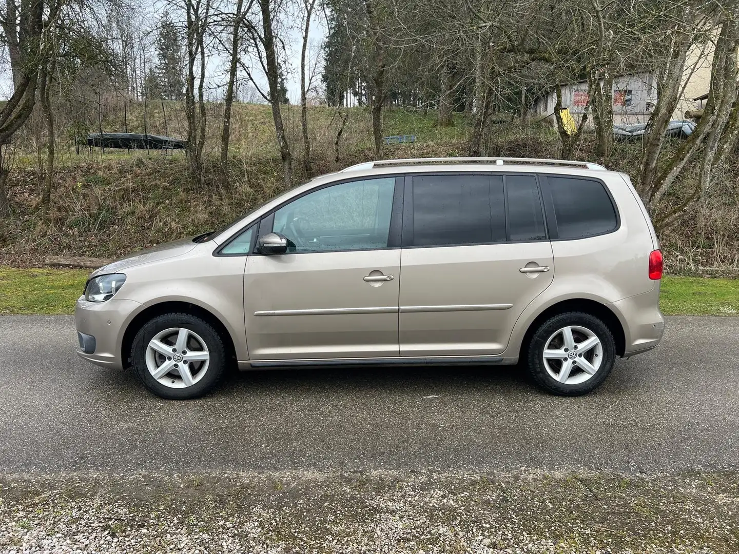 Volkswagen Touran Highline 1,4TSI DSG *AHK*SHZ*Tempomat* Beige - 2