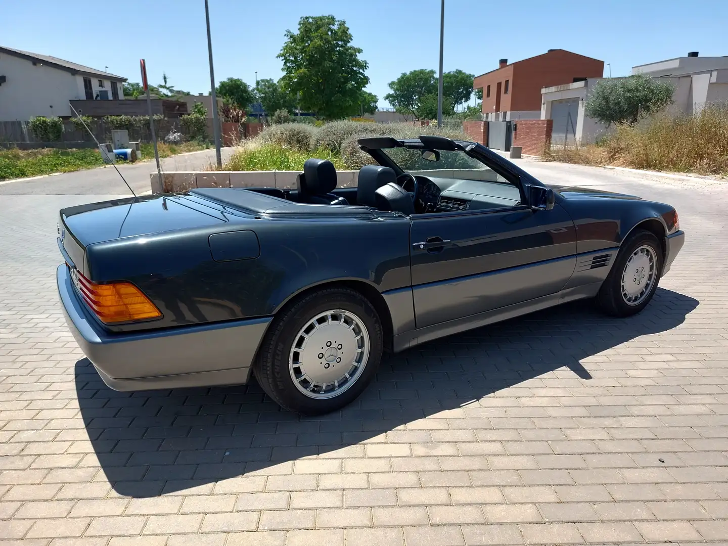 Mercedes-Benz 500 SL siva - 1