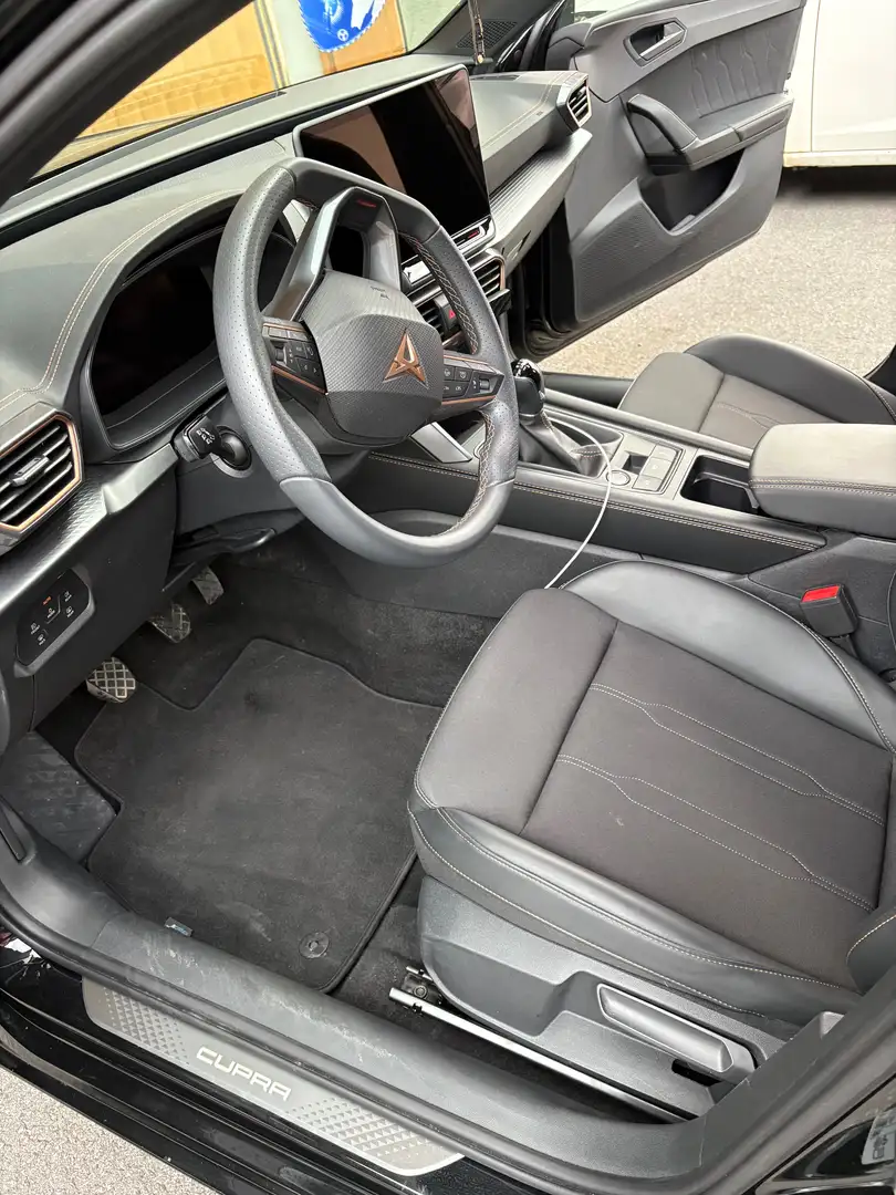 CUPRA Leon Leon SP Kombi 1.5 TSI 150 PS ACT Schwarz - 2
