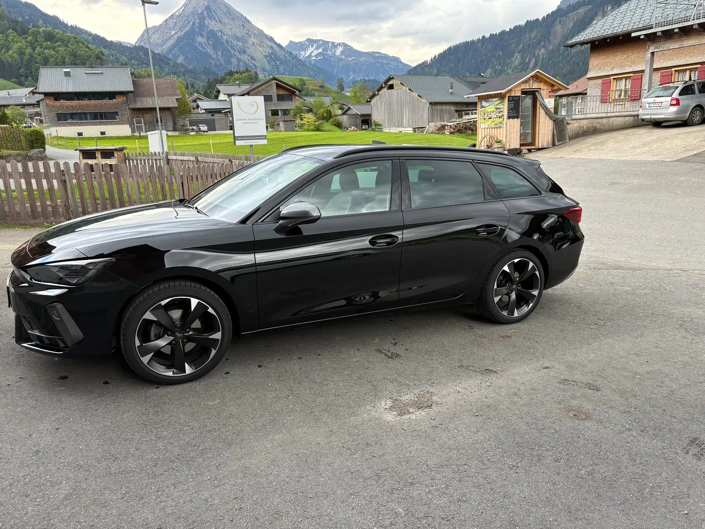 CUPRA Leon Leon SP Kombi 1.5 TSI 150 PS ACT Schwarz - 1