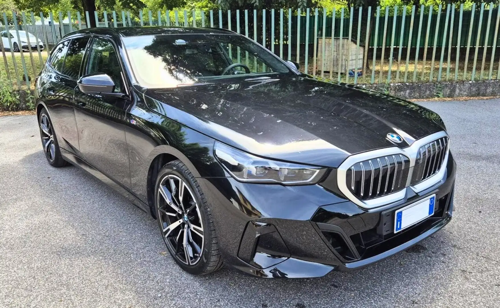 BMW 520 520d Touring 48V xdrive MSport auto Noir - 1