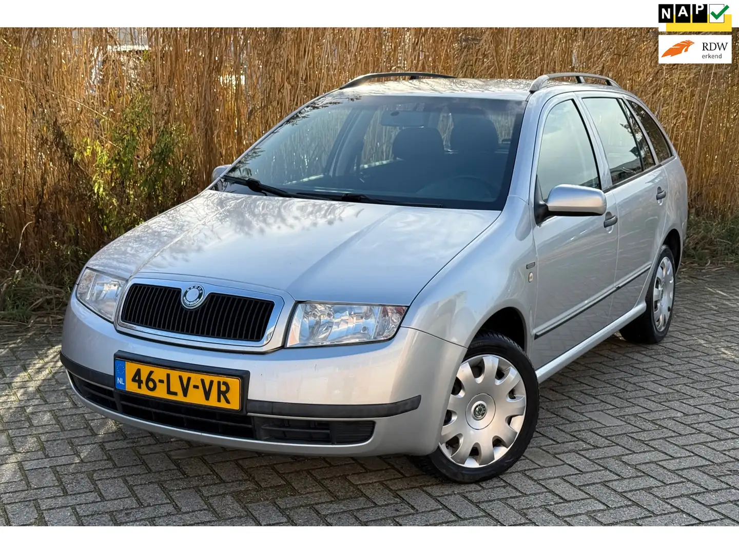 Skoda Fabia Combi 1.4-16V Creation Apk tot 02-01-2026 Grau - 1