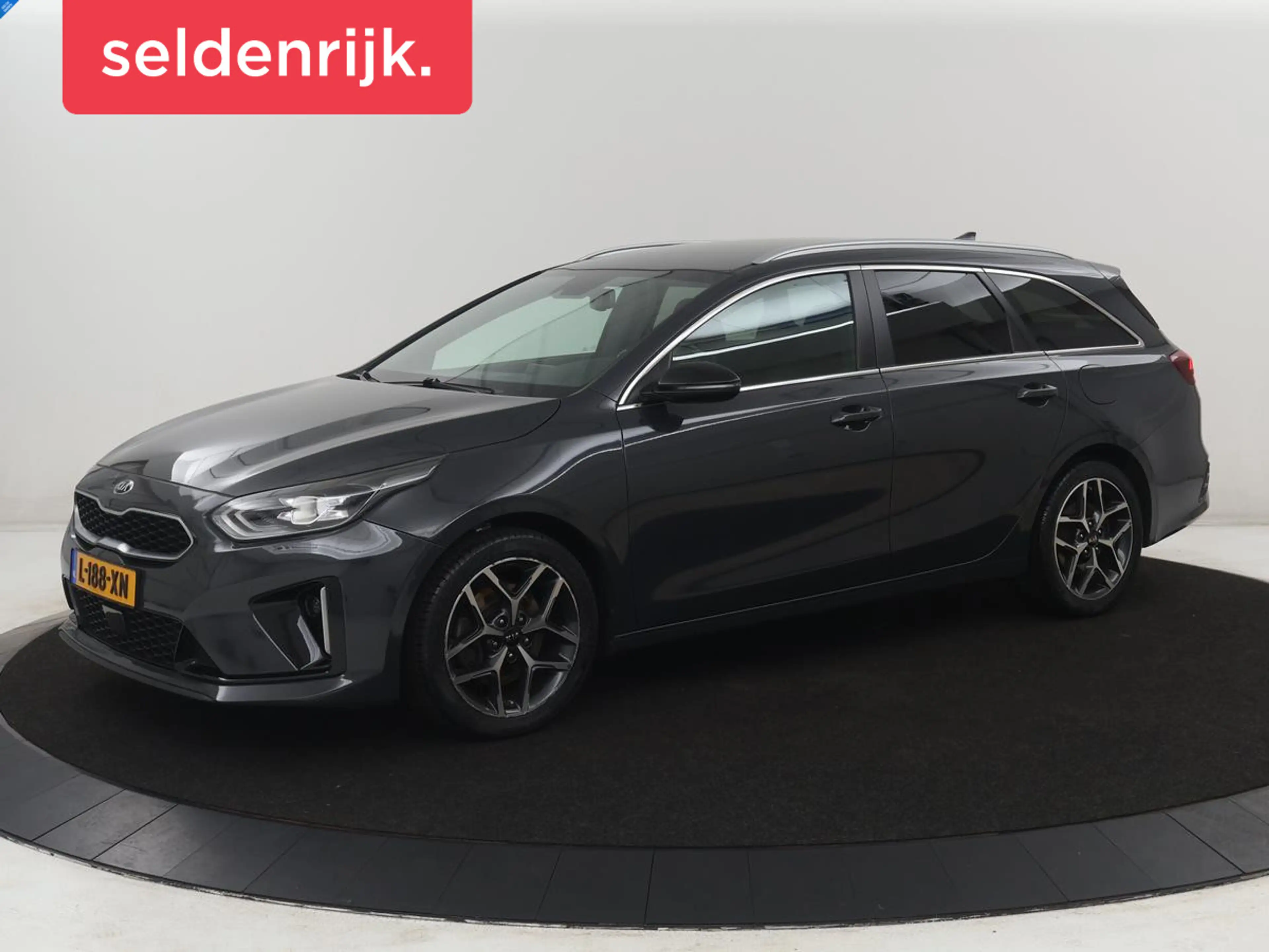 Kia Ceed SW / cee'd SW Sportswagon 1.5 T-GDi MHEV GT-Line Edition | Apple