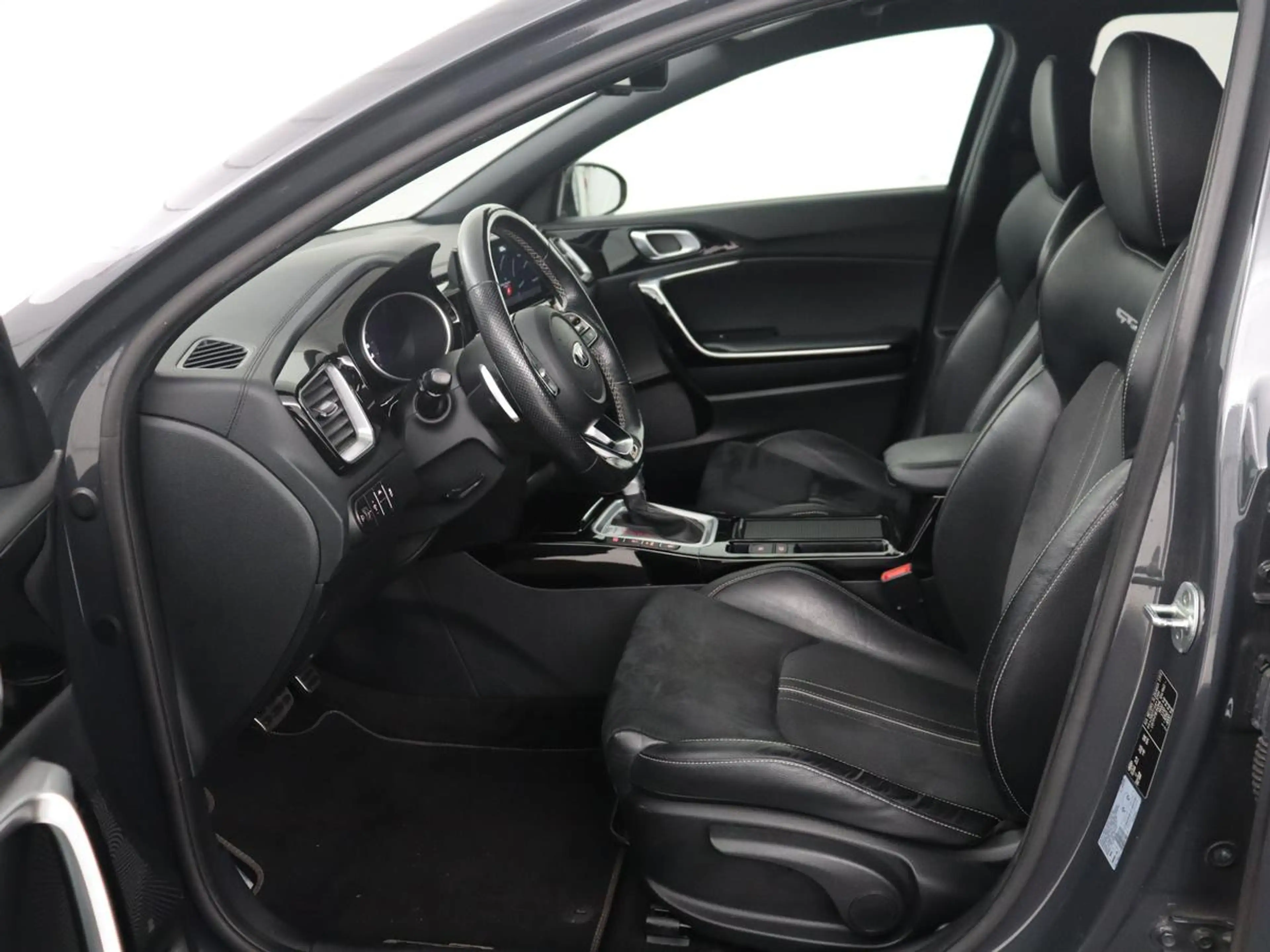 Kia Ceed SW / cee'd SW Sportswagon 1.5 T-GDi MHEV GT-Line Edition | Apple — photo 4