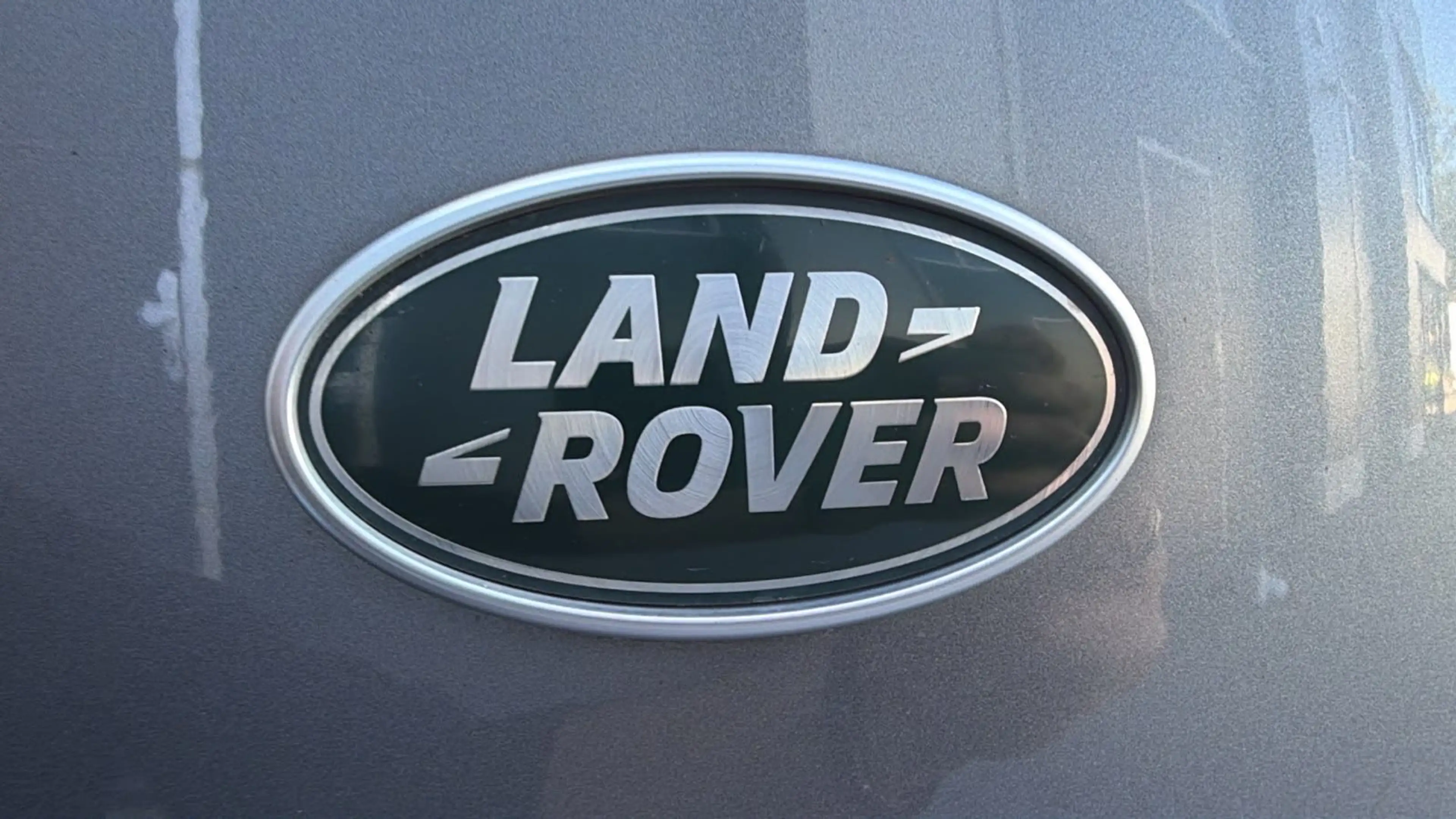 Land Rover Range Rover Velar S Hybrid — photo 10