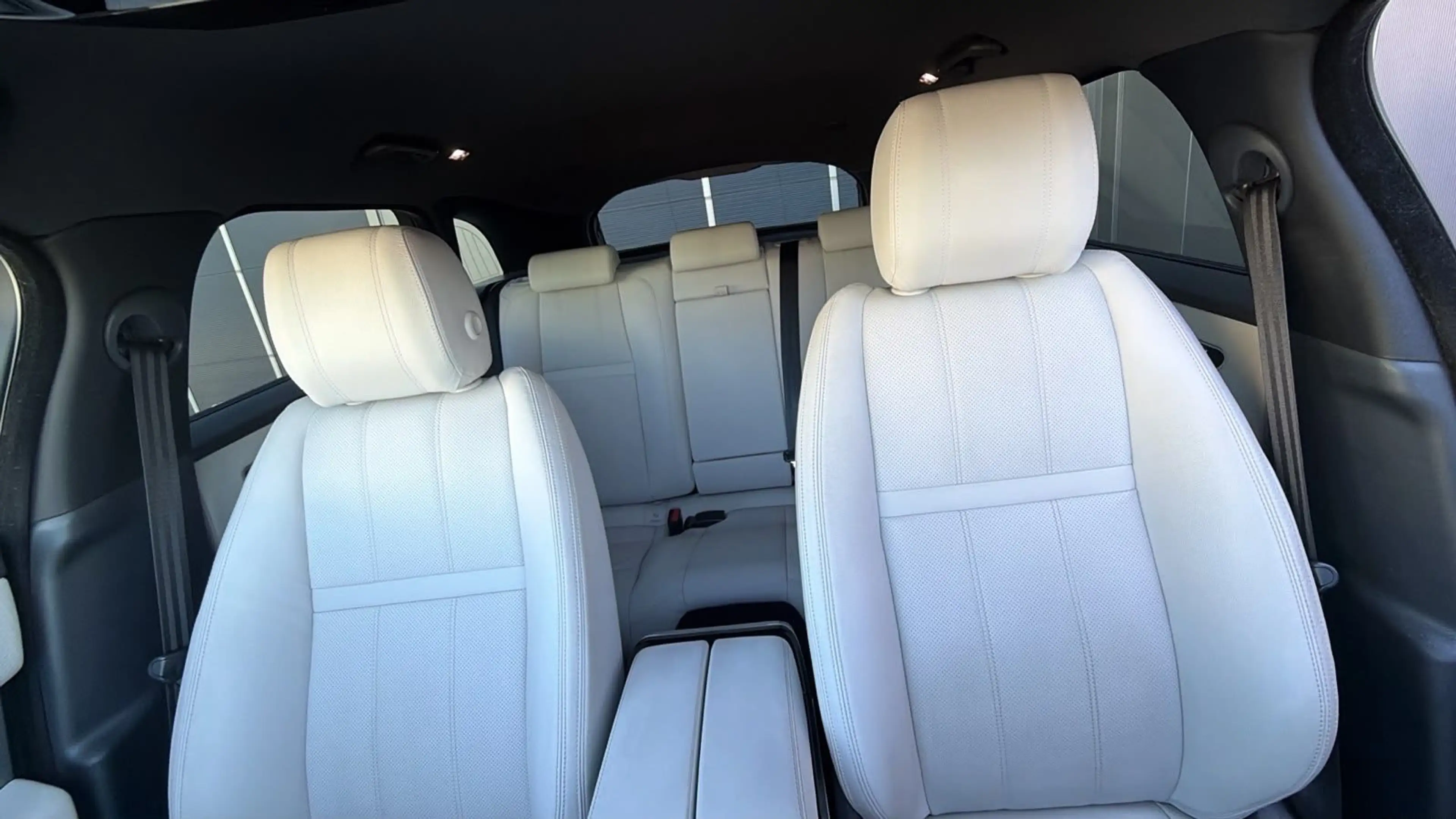 Land Rover Range Rover Velar S Hybrid — photo 14
