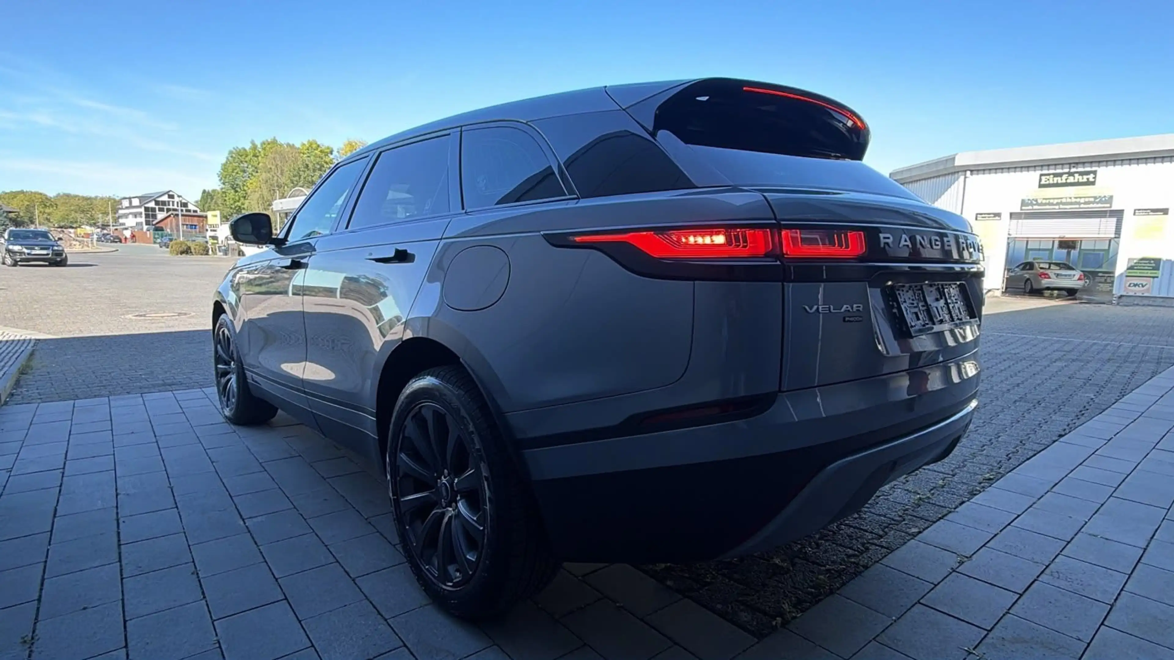 Land Rover Range Rover Velar S Hybrid — photo 6