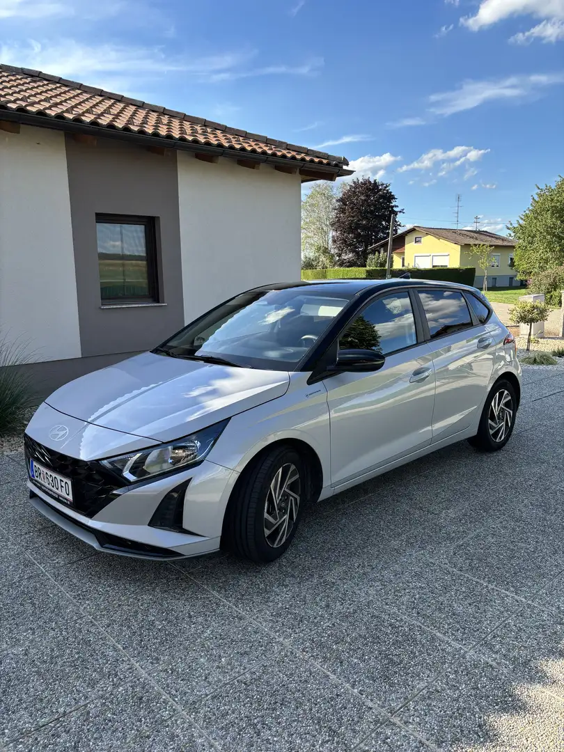 Hyundai i20 1,0 T-GDI i-Line Plus DCT Silber - 1