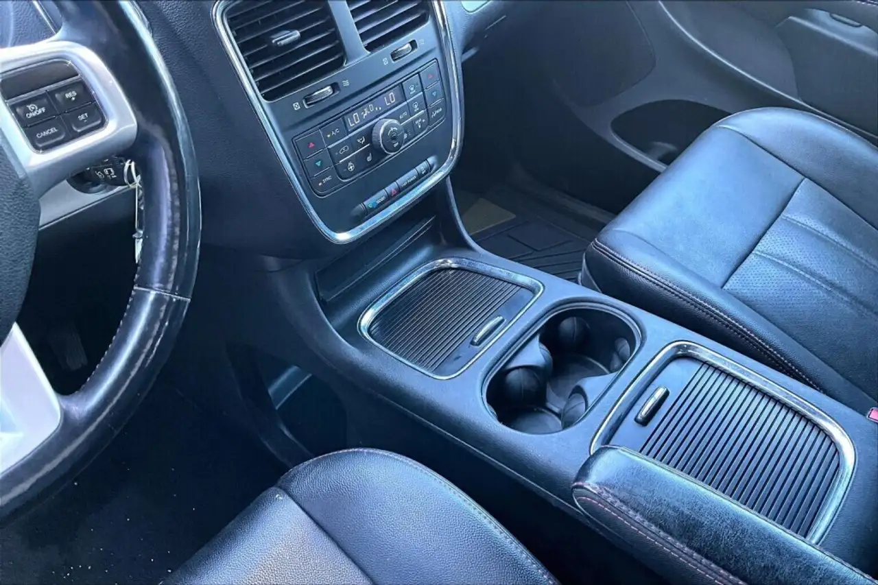 Dodge Grand Caravan снимка Dodge Grand Caravan