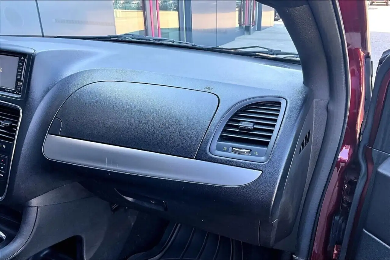 Dodge Grand Caravan снимка Dodge Grand Caravan
