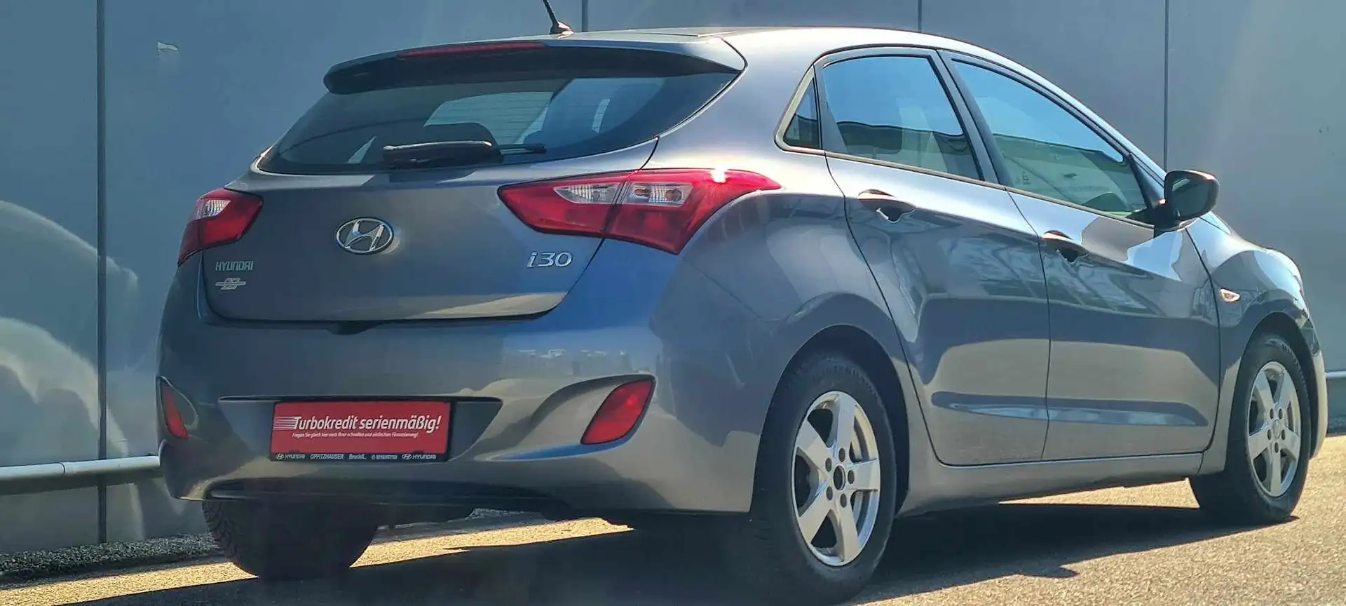 Hyundai i30 1,4 CVVT Europe Pickerl 10/2025+4 Gris - 2