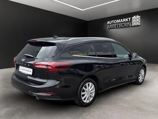 Ford Focus view 6
