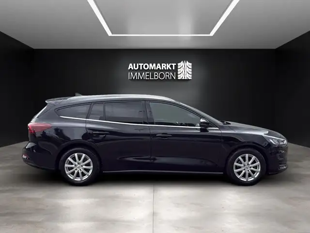 Ford Focus view 9