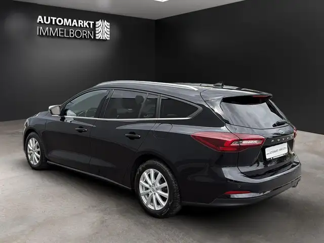 Ford Focus view 5