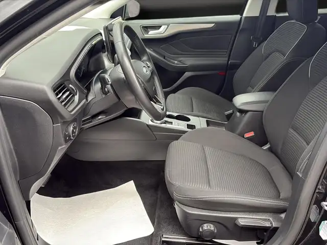 Ford Focus view 15
