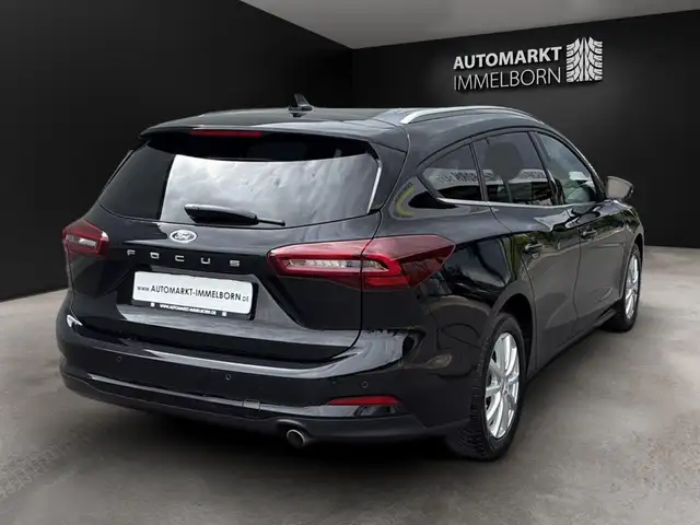 Ford Focus view 11