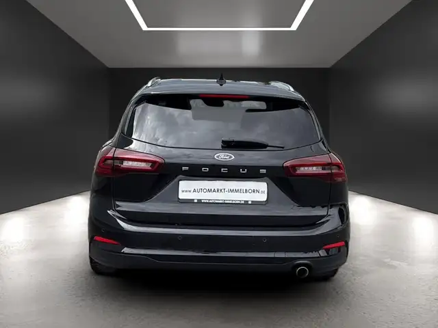 Ford Focus view 8