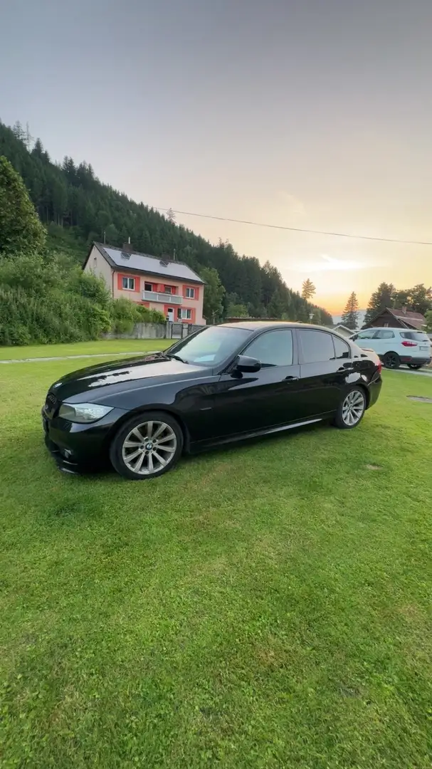 BMW 320 320d xDrive Schwarz - 1