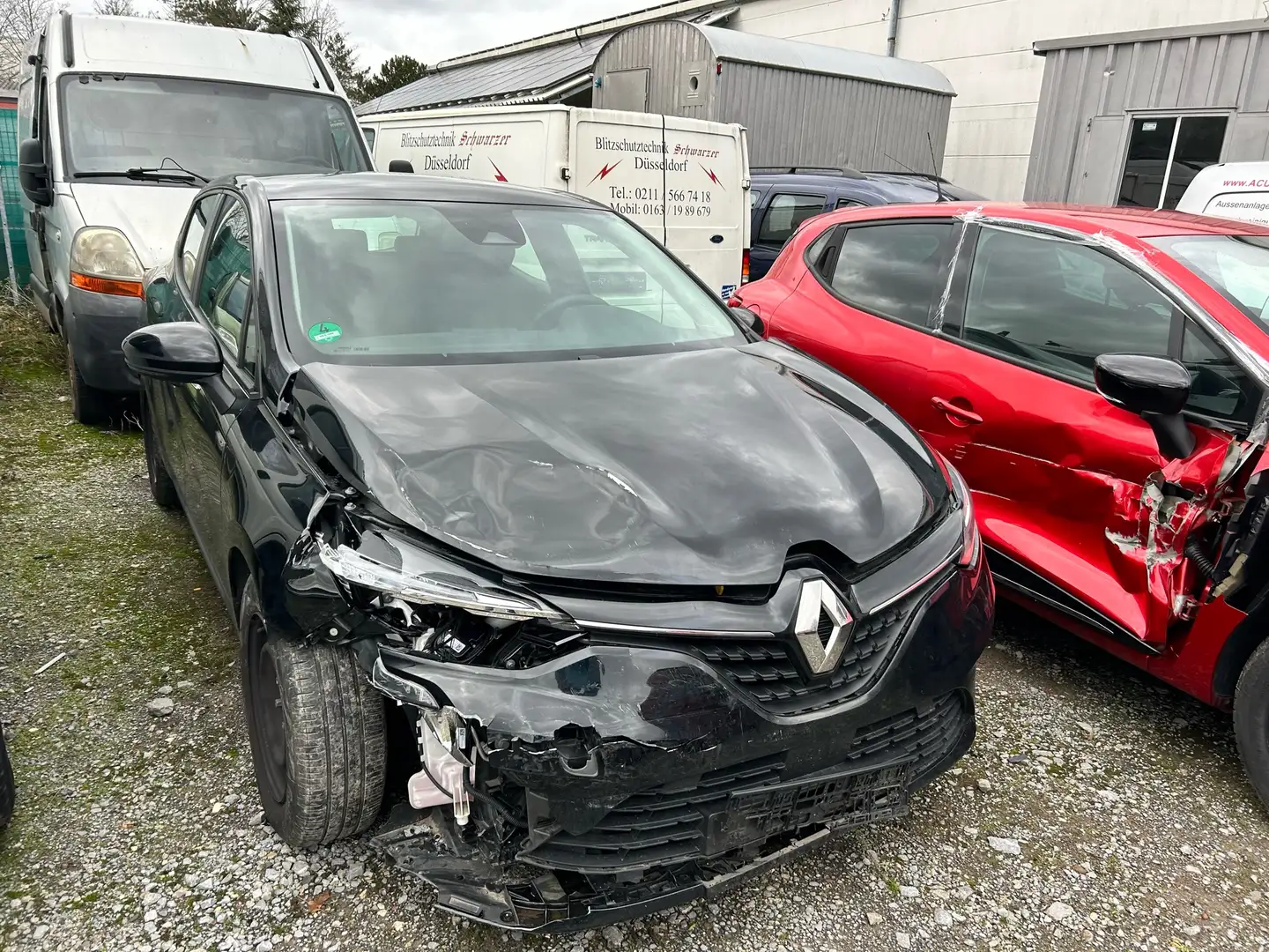 Renault Clio Nero - 1