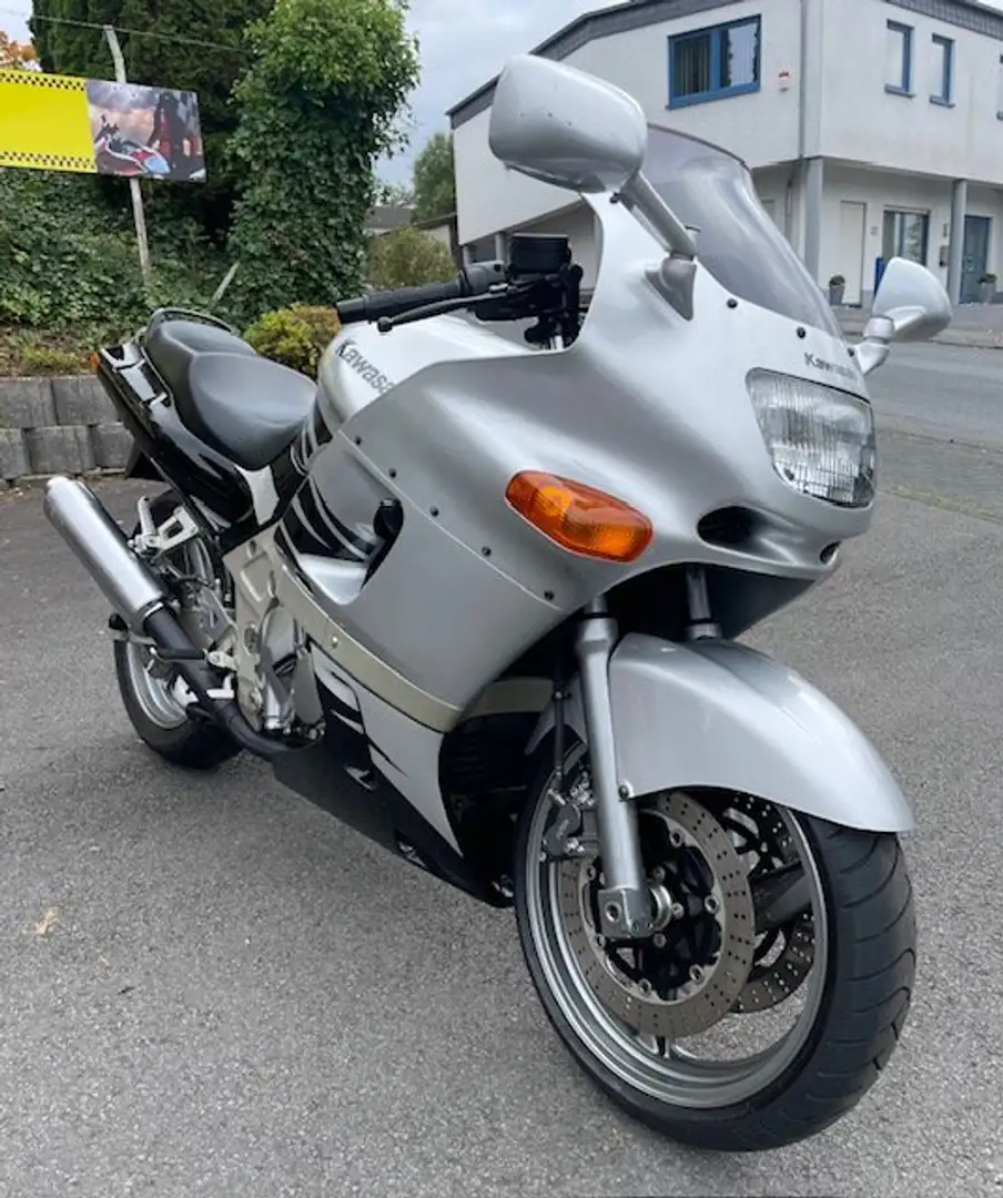 Kawasaki ZZR 600 Inspektion neu Silber - 1