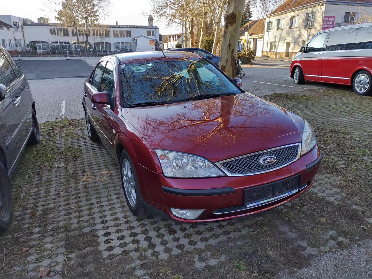 Ford Mondeo Mondeo Ghia 2,0 Aut. Ghia Rouge - 2
