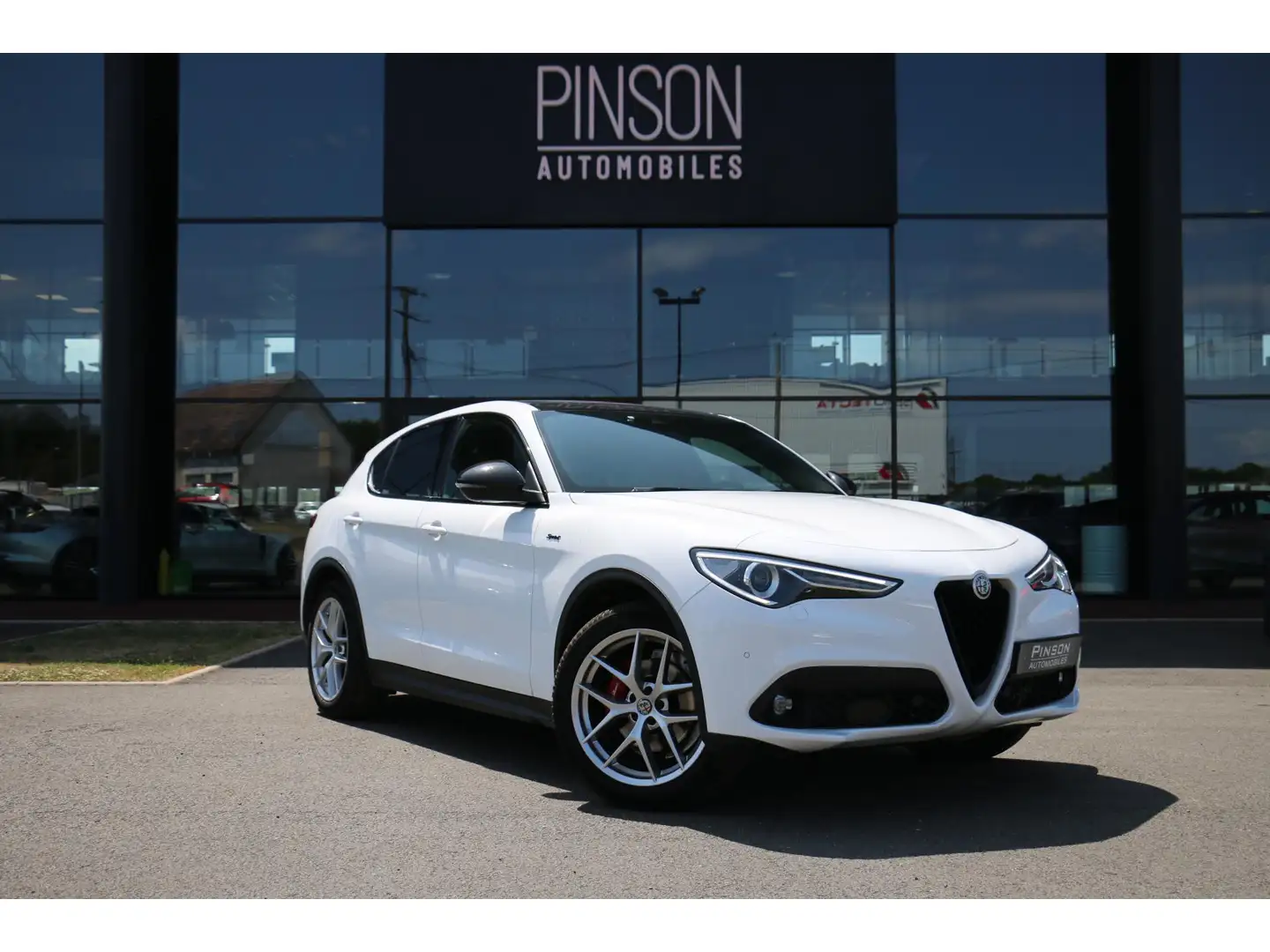 Alfa Romeo Stelvio Stelvio 2.2 D - 190 - BVA  Sprint 110 ans Q4 PHASE Blanc - 1