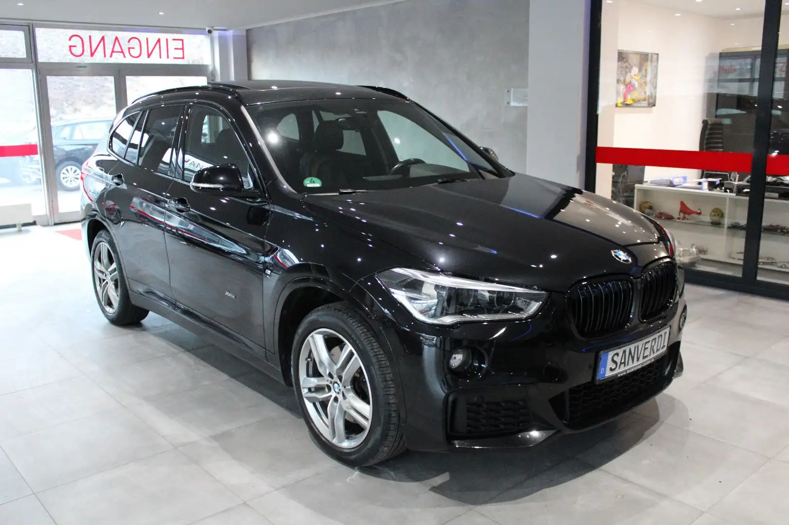 BMW X1 xDrive25d A M-SPORTPAKET PANORAMA HEAD-UP RFK Schwarz - 2