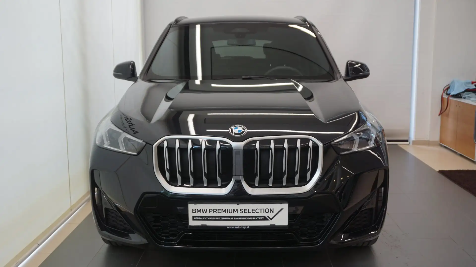 BMW X1 sDrive20d Schwarz - 2