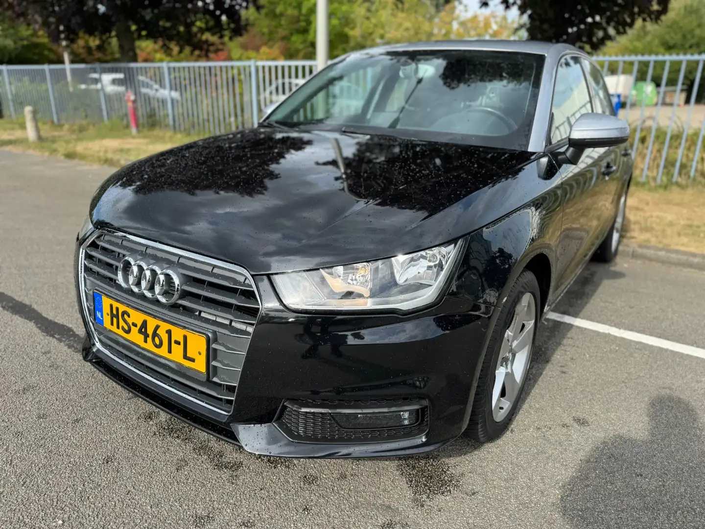 Audi A1 Sportback 1.0 TFSI Design Pro Line Plus Navigatie Zwart - 2