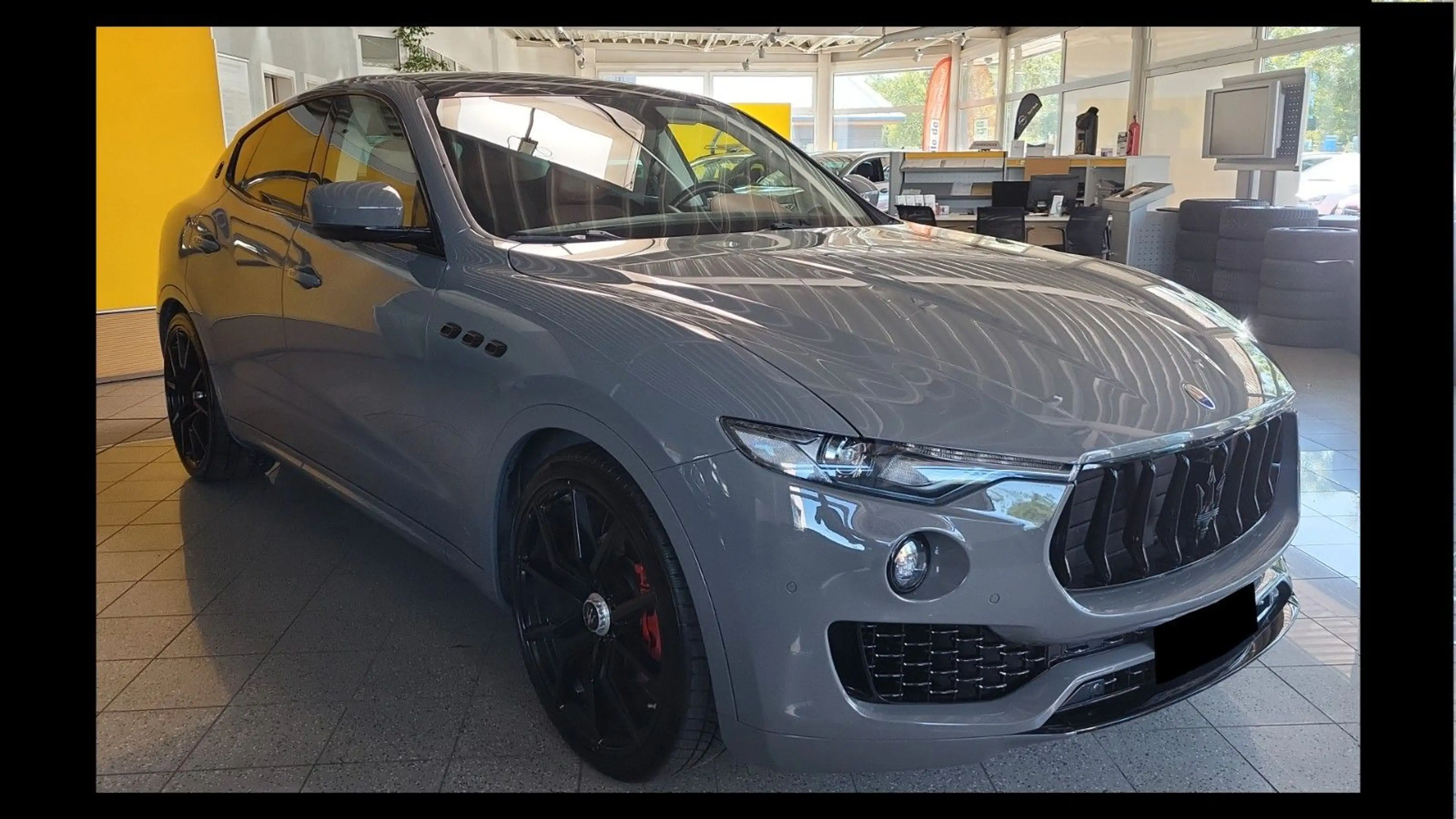 Maserati Levante 3.0 Turbo V6 "Premium Lackierung" Sound — photo 11