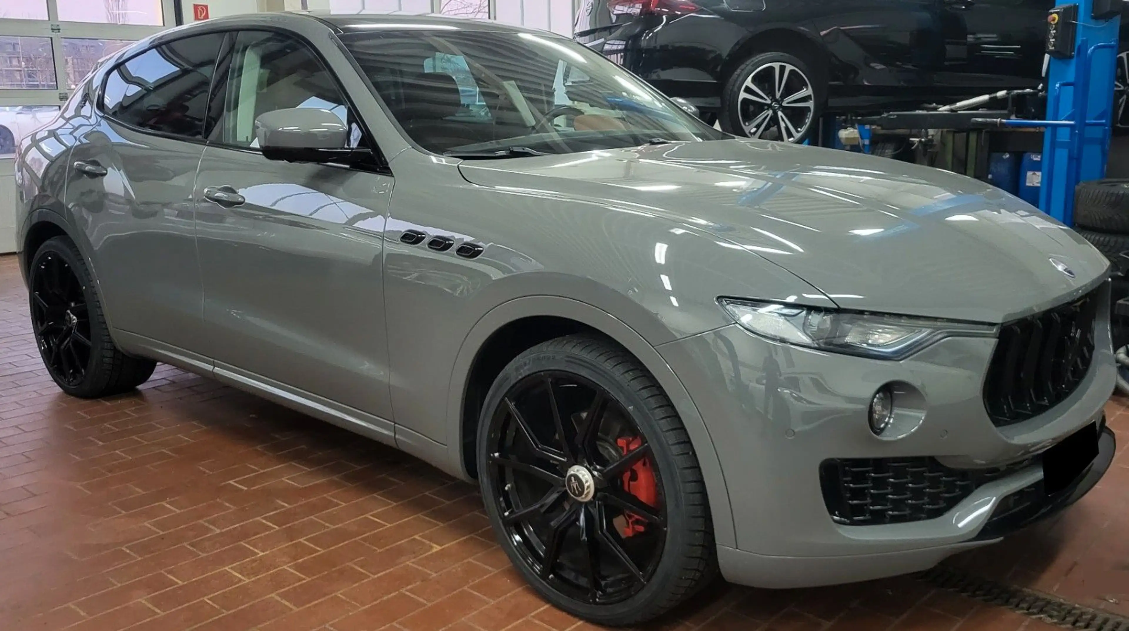 Maserati Levante 3.0 Turbo V6 "Premium Lackierung" Sound — photo 4