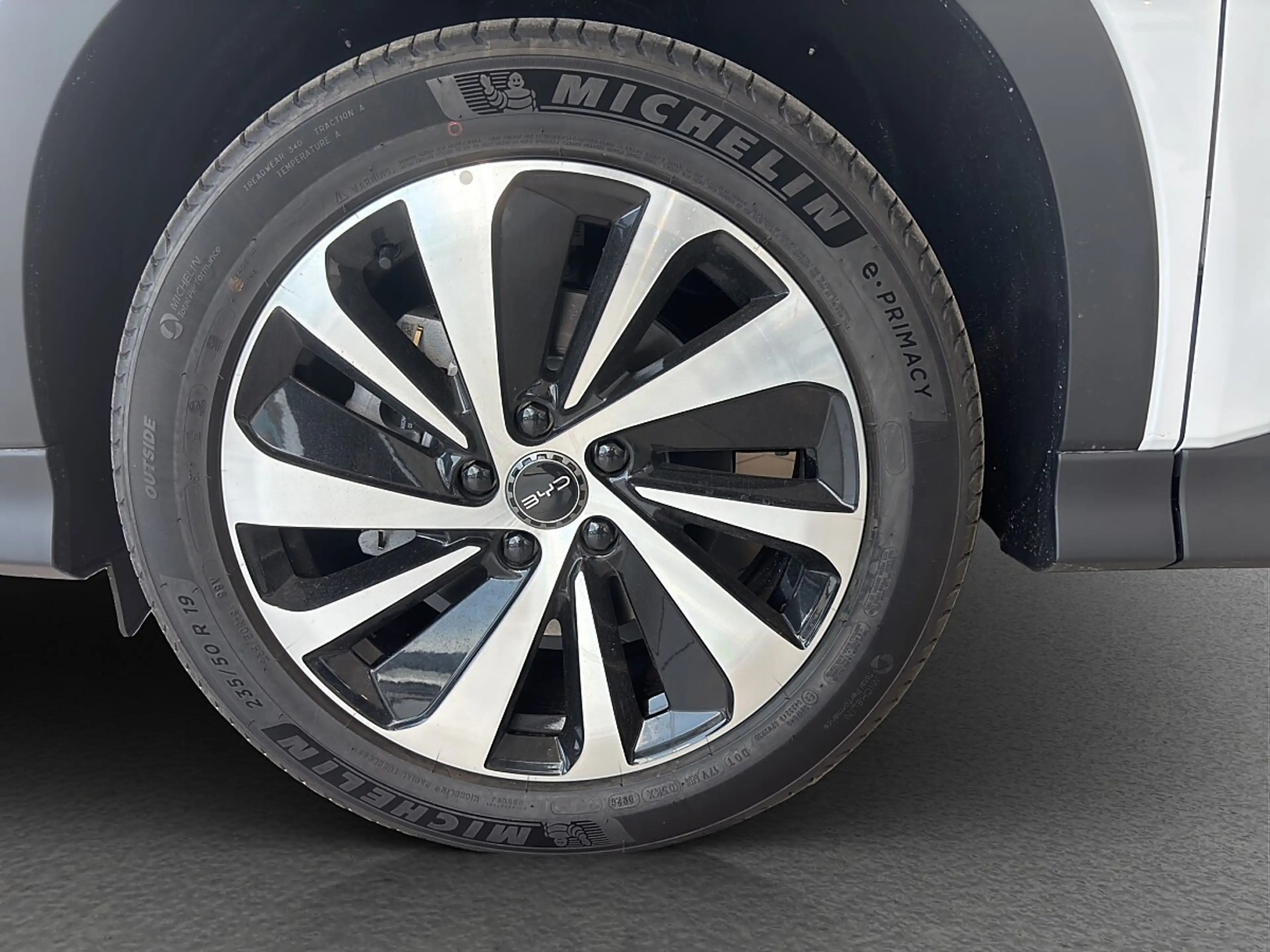 BYD Seal U DM-i PHEV 18,3kWh AWD Design Österreich Paket — photo 13