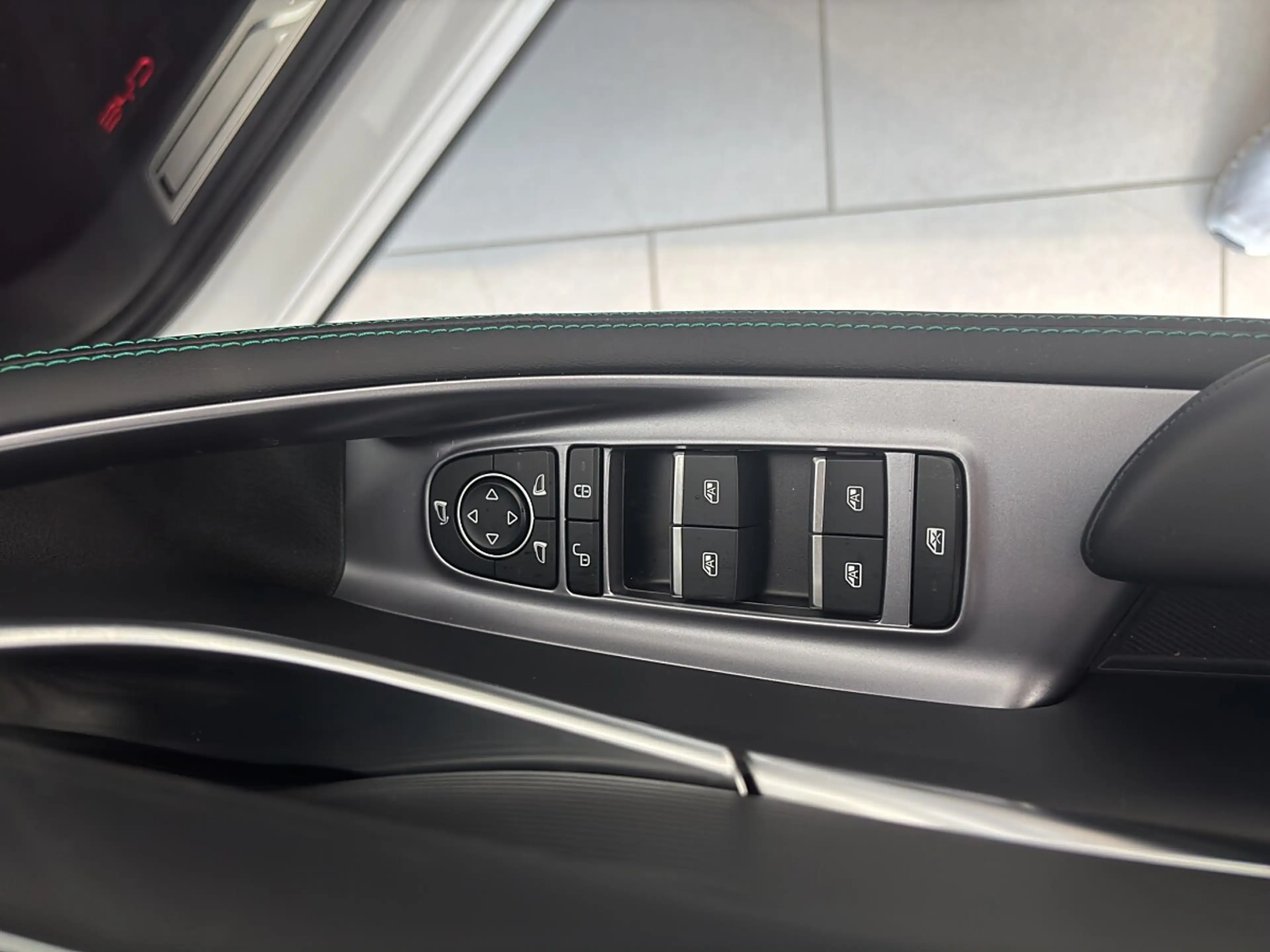 BYD Seal U DM-i PHEV 18,3kWh AWD Design Österreich Paket — photo 12