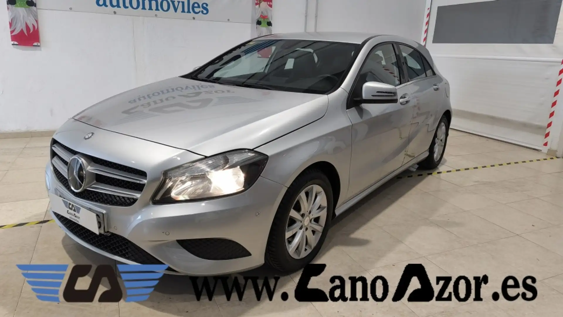 Mercedes-Benz A 180 180CDI BE Urban Plateado - 1