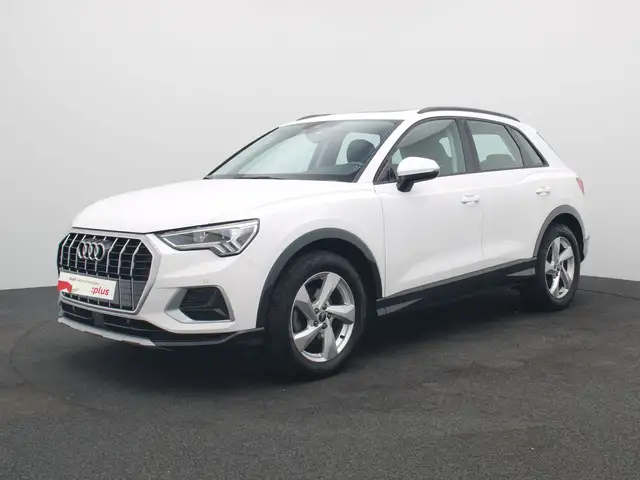 Audi Q3 view 2