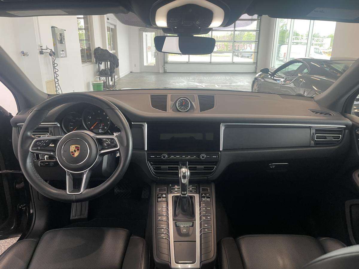 2021 Porsche Macan AWD thumb 15